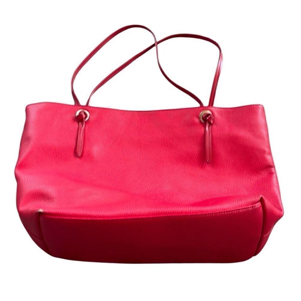Lexi and Abbie red zip up bag